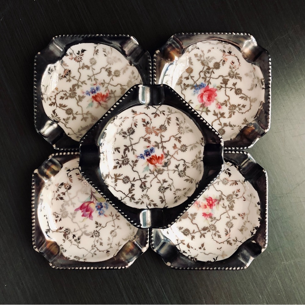 VINTAGE RW set of painted ash trays